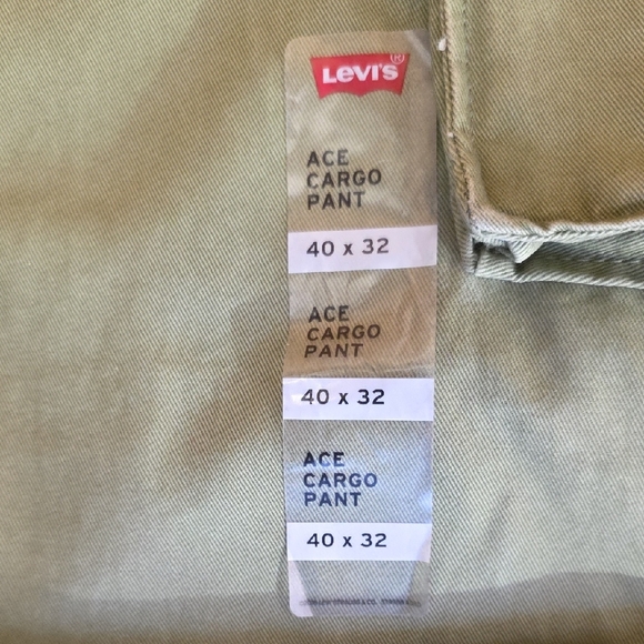 LEVIS Ace Cargo Pant 40x32 Olive Relaxed
Fit Tapered Leg Double Pocket NEW - Picture 2 of 11